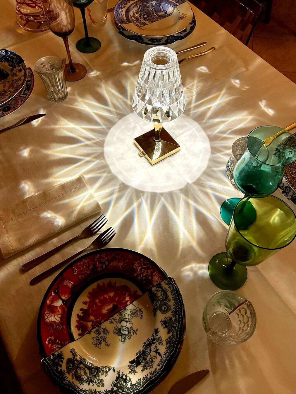 Sparkle Acrylic Battery Table Lamp for Ambiance - Cueteks