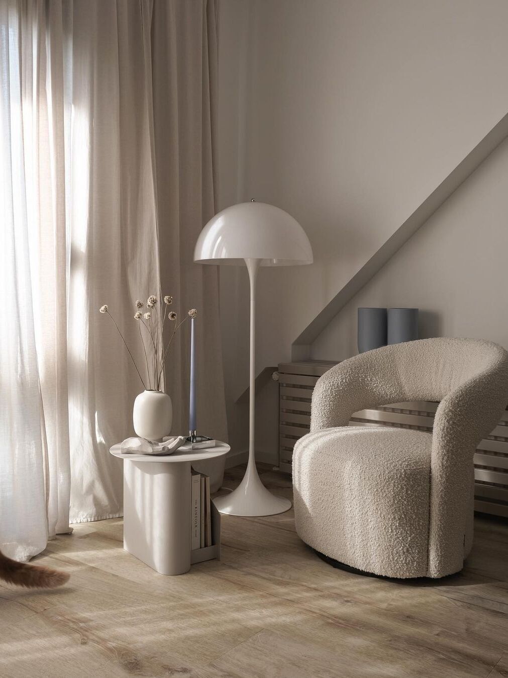 Mid-Century Acrylic Panthella Floor Lamp in White - Cueteks