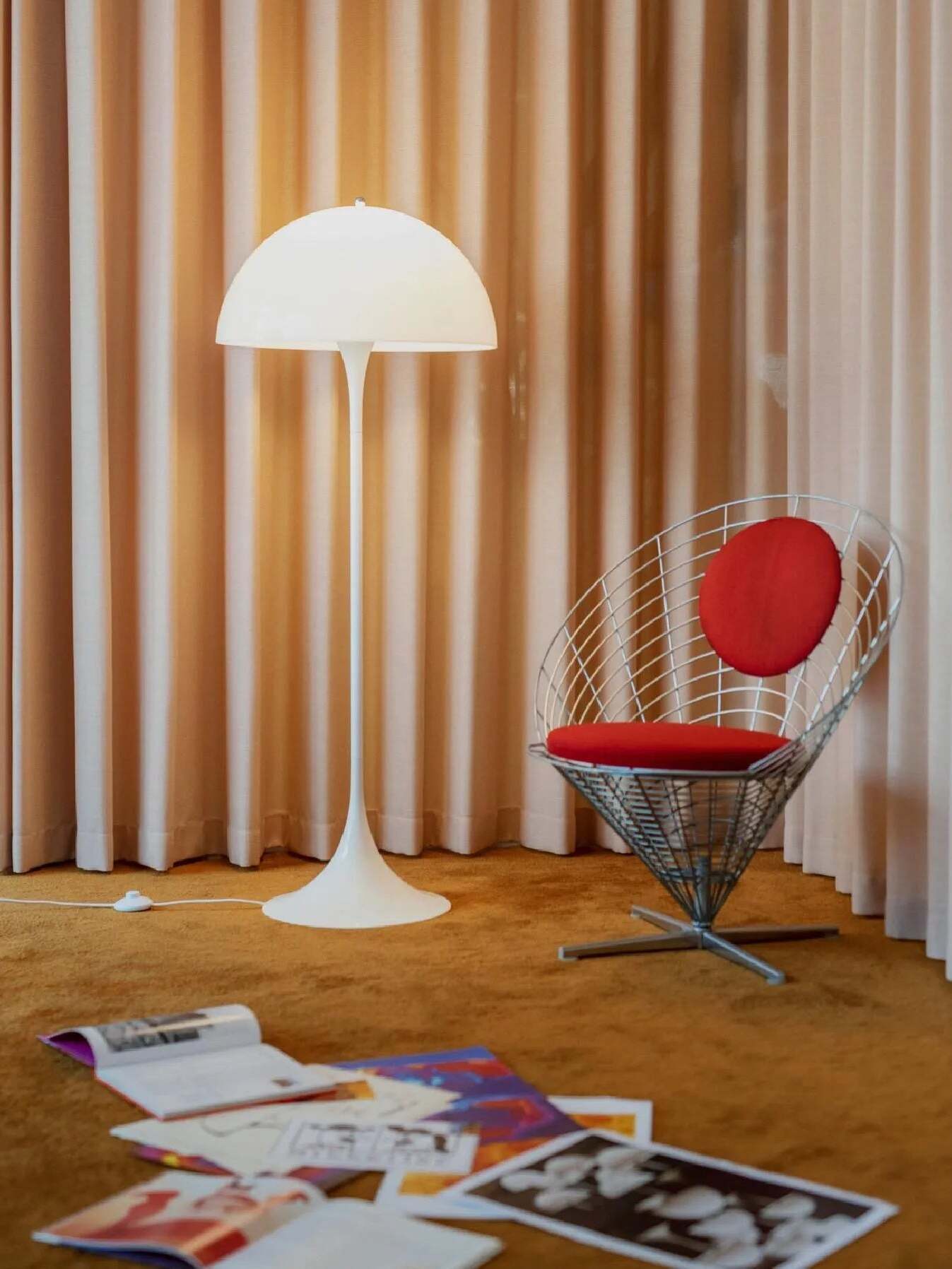 Mid-Century Acrylic Panthella Floor Lamp in White - Cueteks