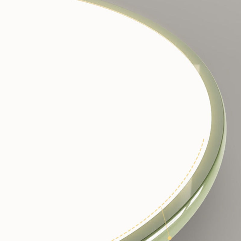 Close view of the Ozawa pale diffuser and narrow green rim
