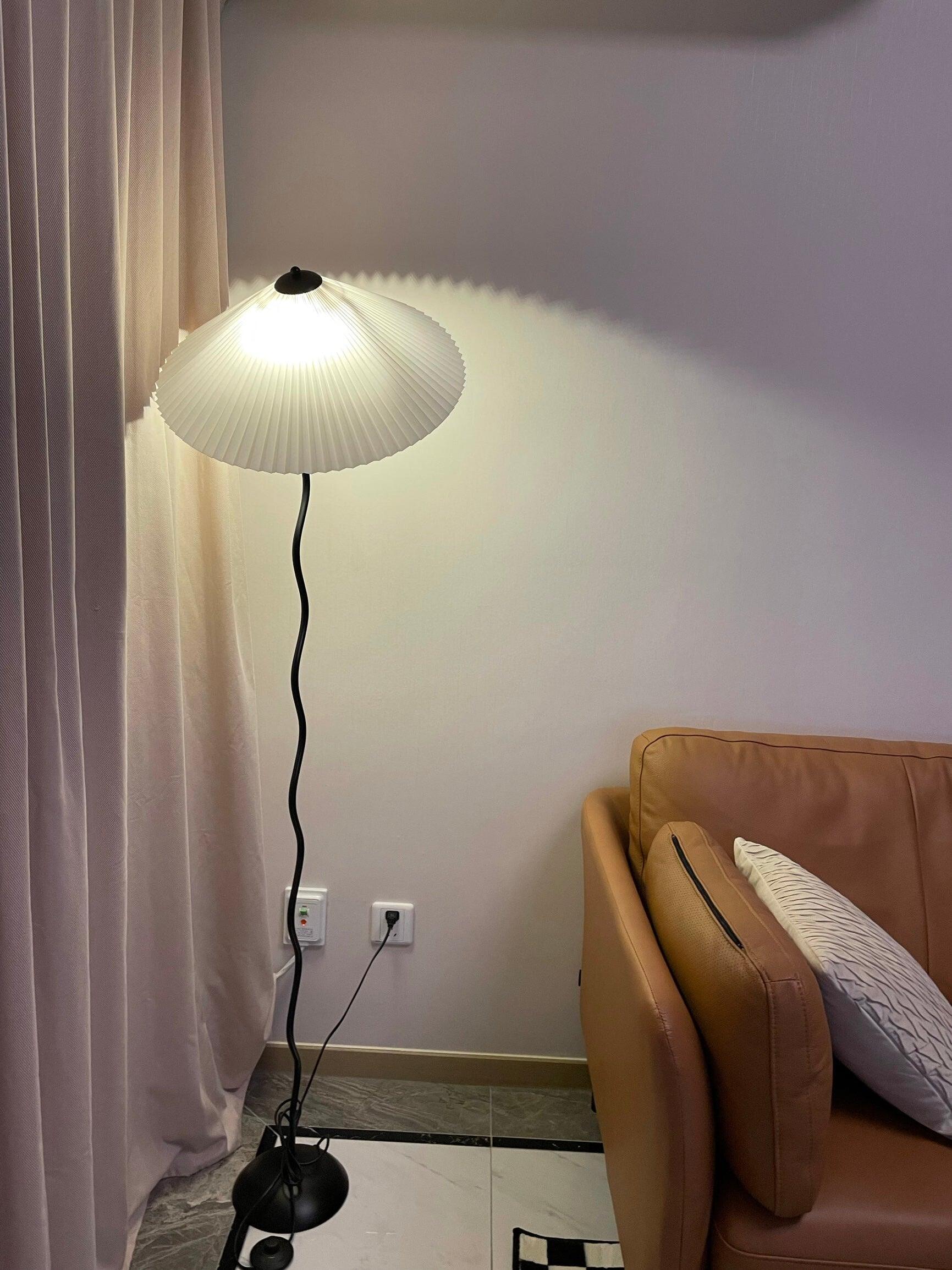 Squiggle Floor Lamp - Cueteks