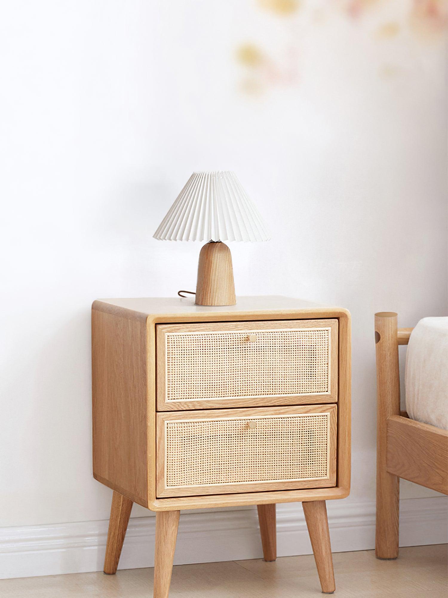 Luxurious Facet Pleated Wooden Table Lamp - Cueteks