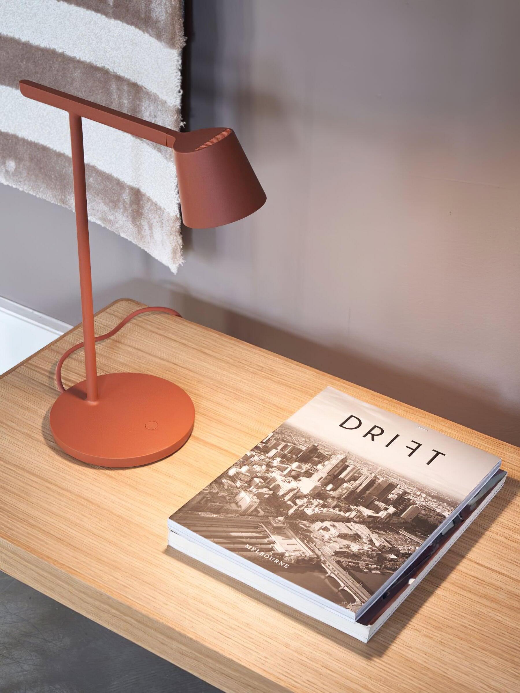 Tip Table Lamp - Cueteks