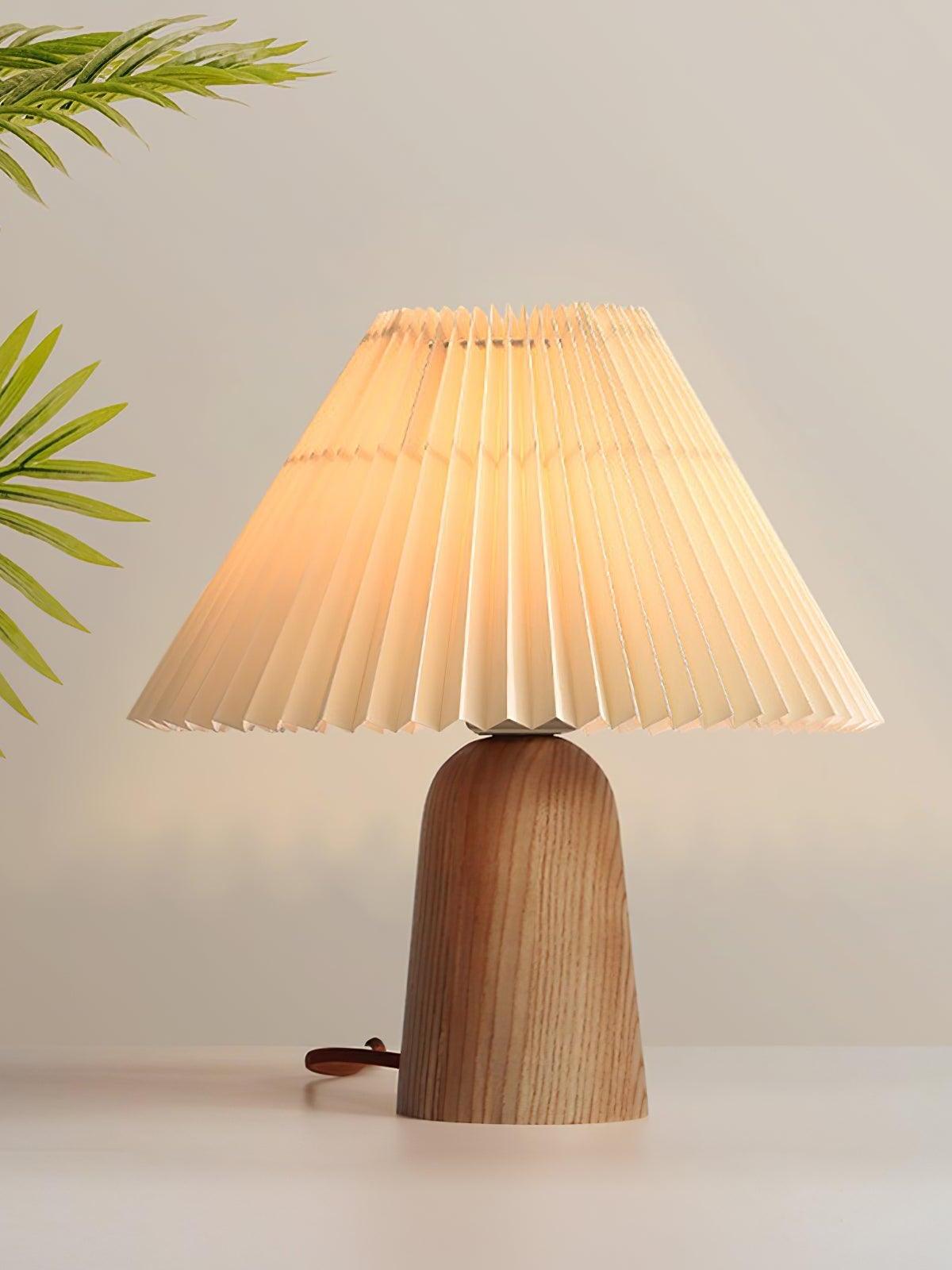 Luxurious Facet Pleated Wooden Table Lamp - Cueteks