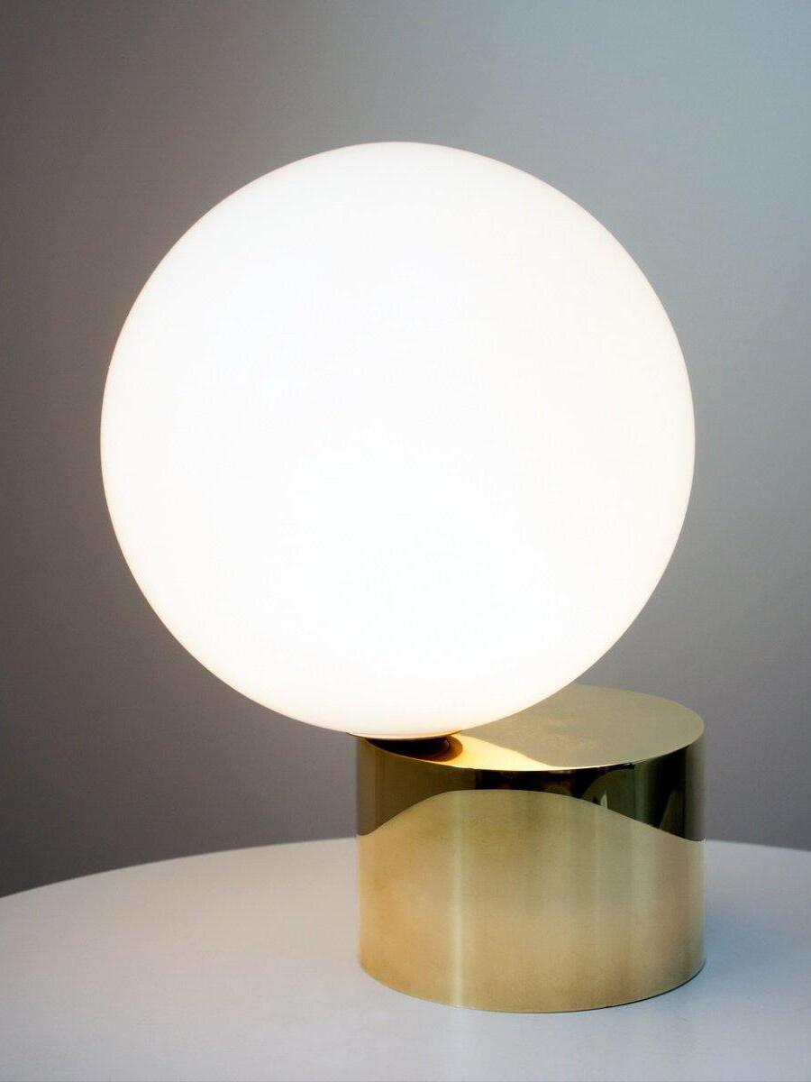 Modern Tip of The Tongue Glass Ball Table Lamp - Cueteks