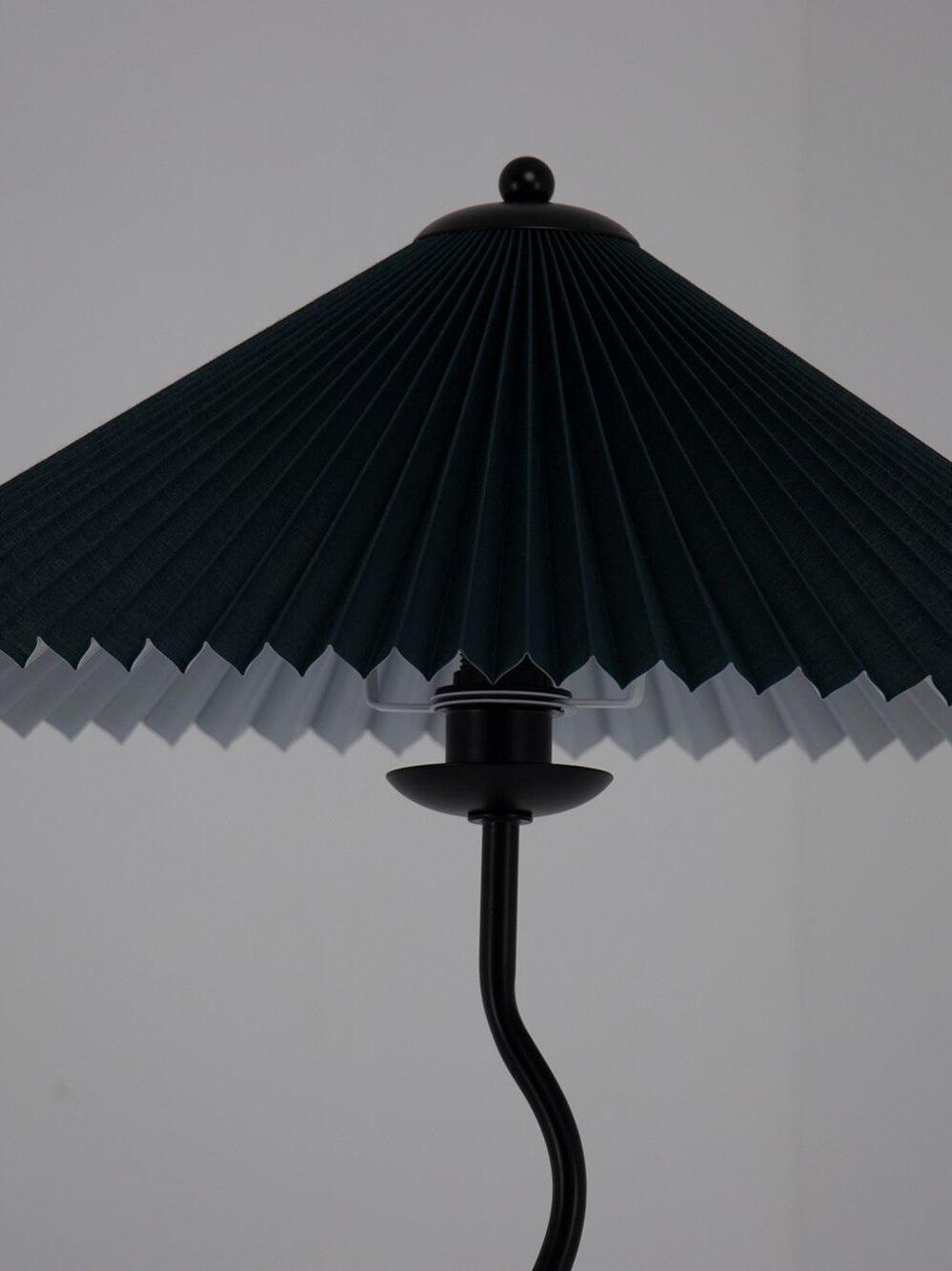 Squiggle Floor Lamp - Cueteks