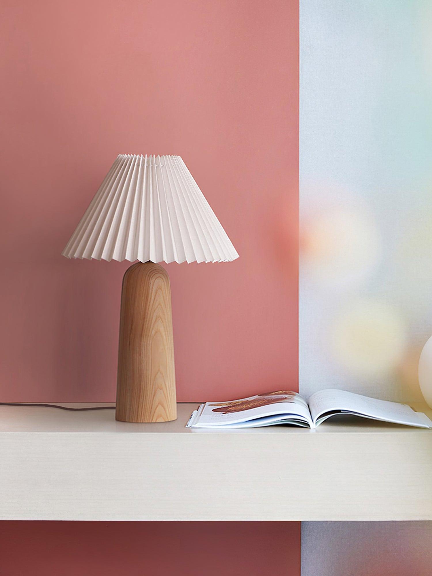 Luxurious Facet Pleated Wooden Table Lamp - Cueteks