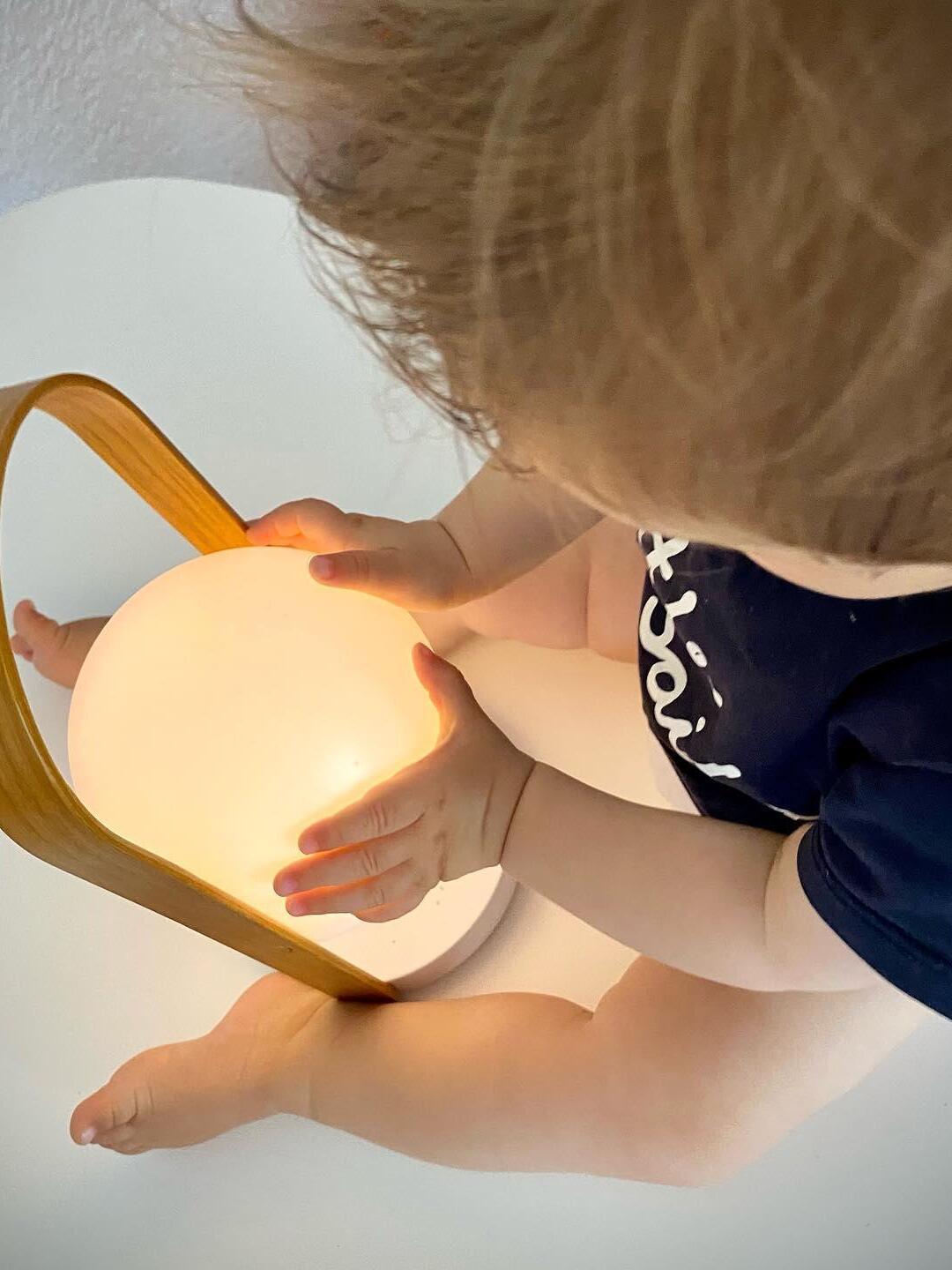 FollowMe Table Lamp - Cueteks