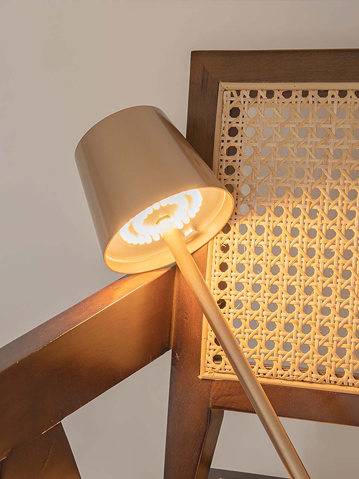 Macaroon Pro Rechargeble Table Lamp - Cueteks
