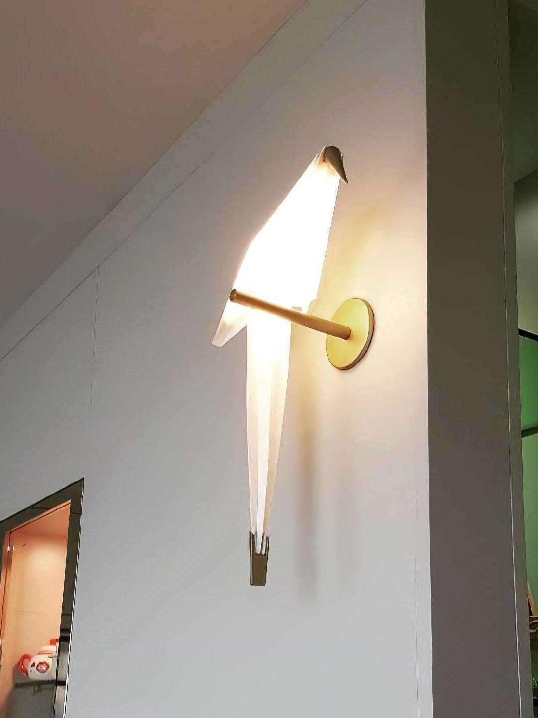 Modern Metal Perching Bird Wall Lamp For Bedroom - Cueteks