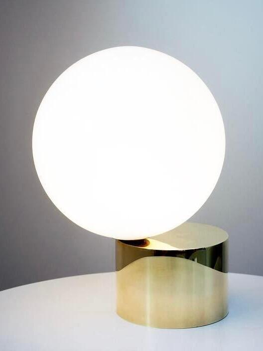 Modern Tip of The Tongue Glass Ball Table Lamp - Cueteks
