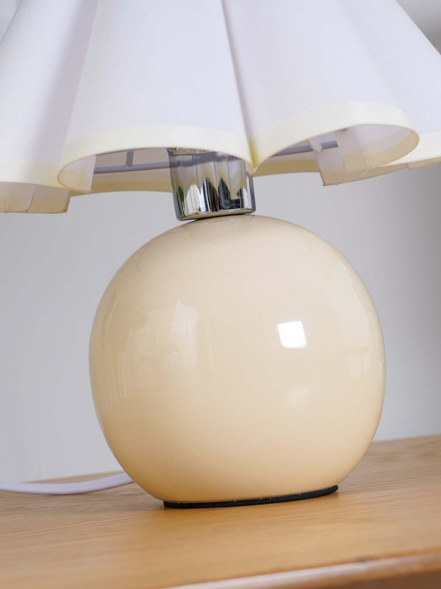 Kicsi Knife Pleat Table Lamp - Cueteks