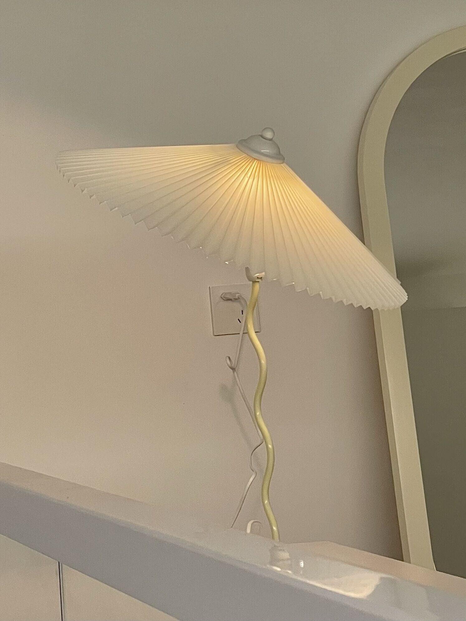 Pleated Hat Table Lamp - Cueteks
