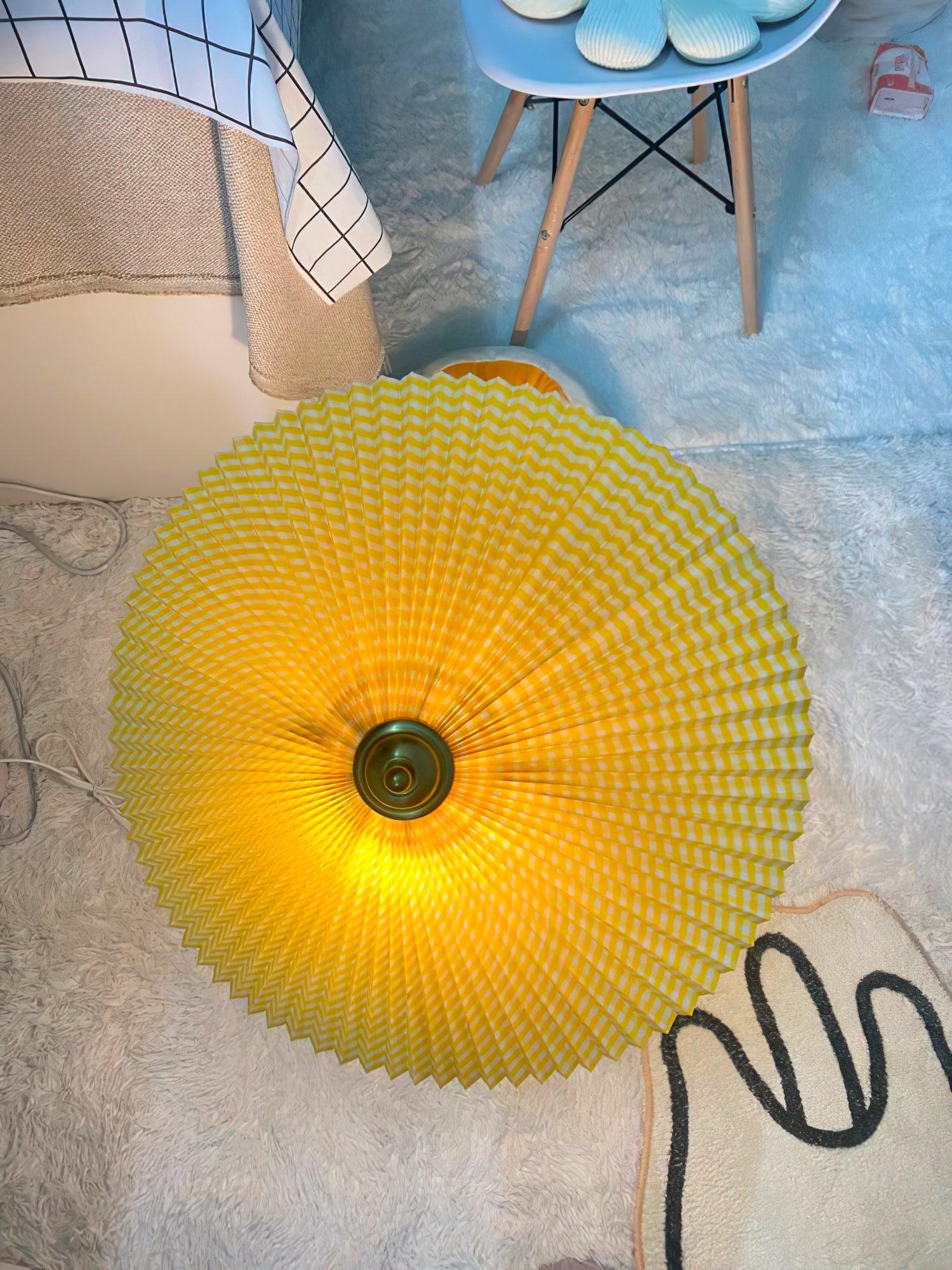 Pleated Hat Table Lamp - Cueteks