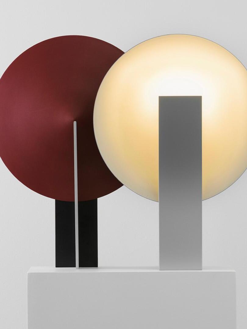 Futuristic Orbe Geometric Metal Table Lamp - Cueteks