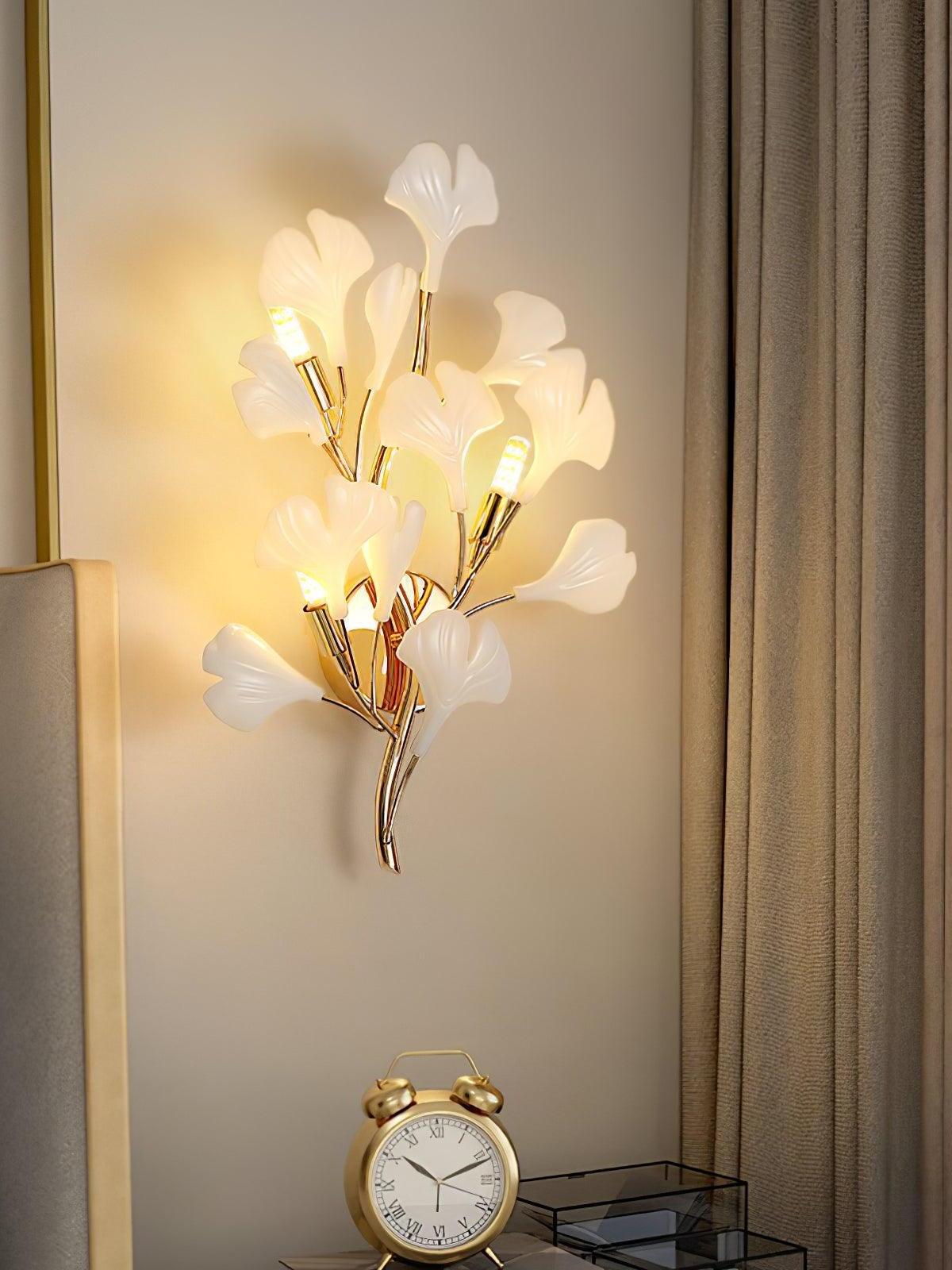 Classic Ceramics Flower Gingko Wall Lamp - Cueteks