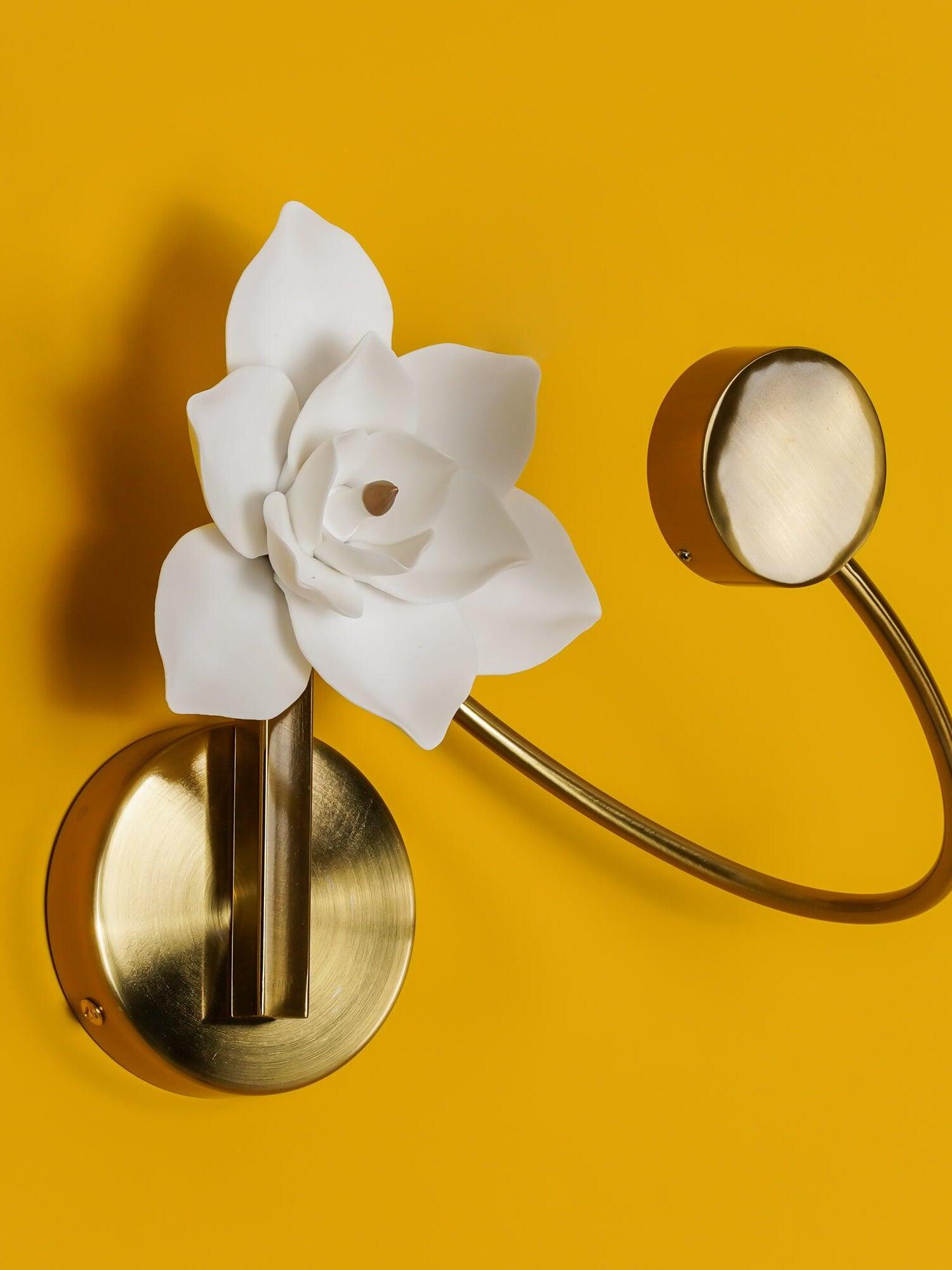 Lure Sconce - Cueteks