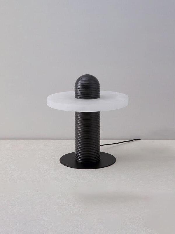 Median Table Lamp - Cueteks