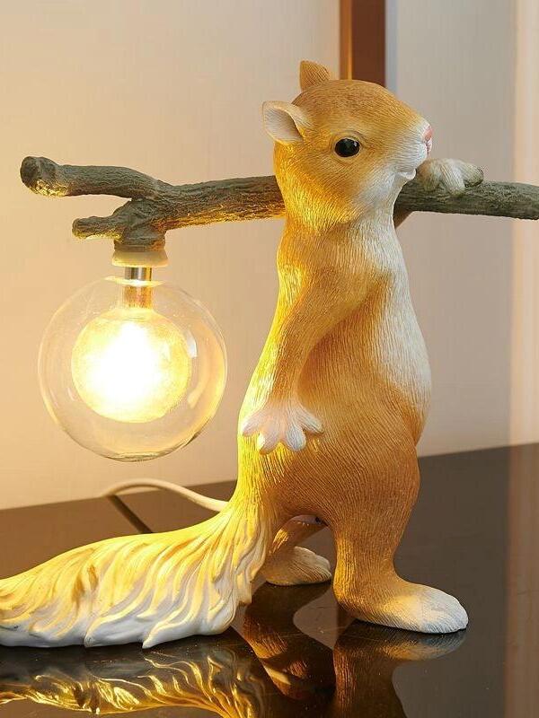 Squirrel Table Lamp - Cueteks