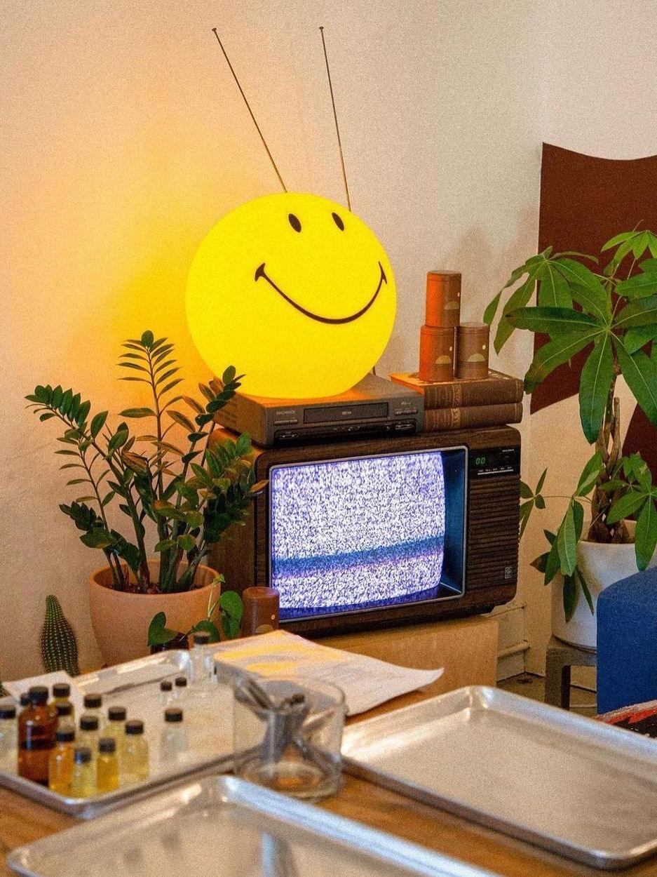 Smiling Decorative Rechargeable Table Lamp - Cueteks