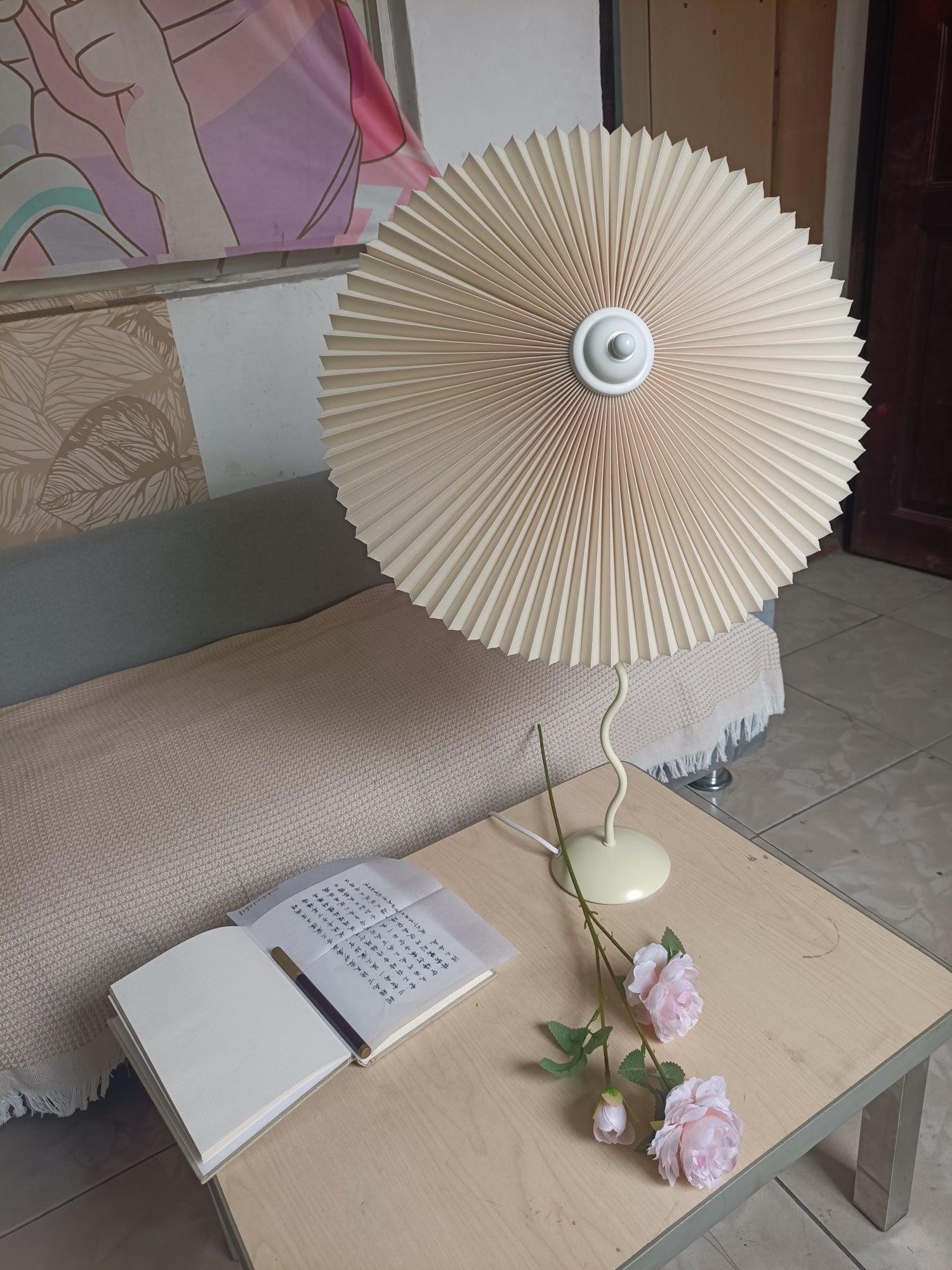 Pleated Hat Table Lamp - Cueteks