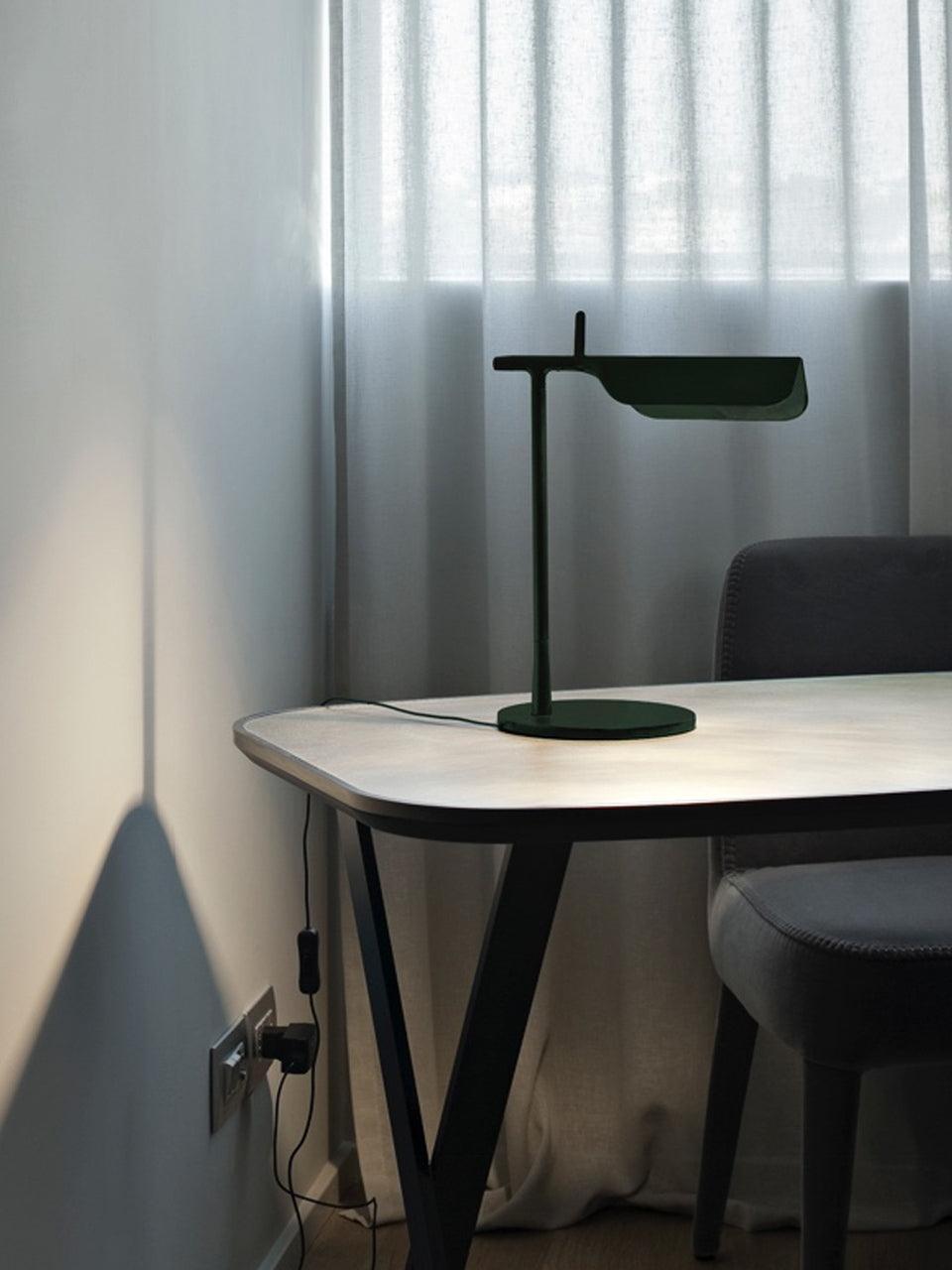 Modern Metal Tab Table Lamp For Studies - Cueteks