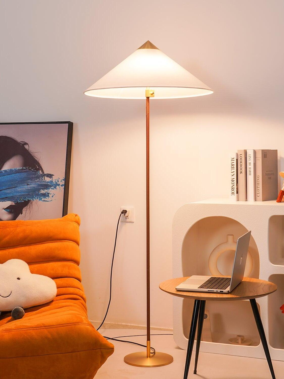 9602 Floor Lamp - Cueteks