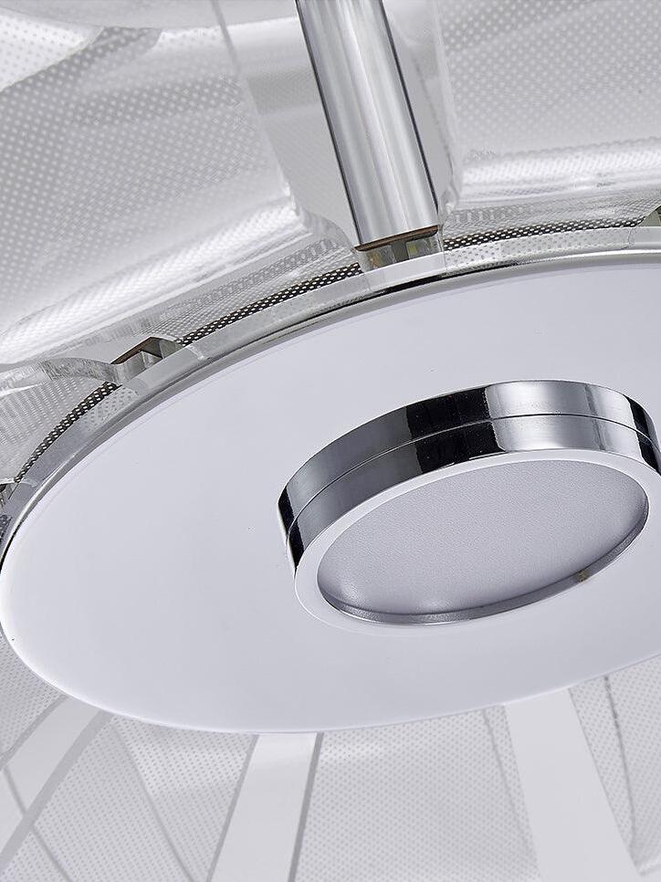 Close view of the chrome centre tube, round lower plate and central underside diffuser