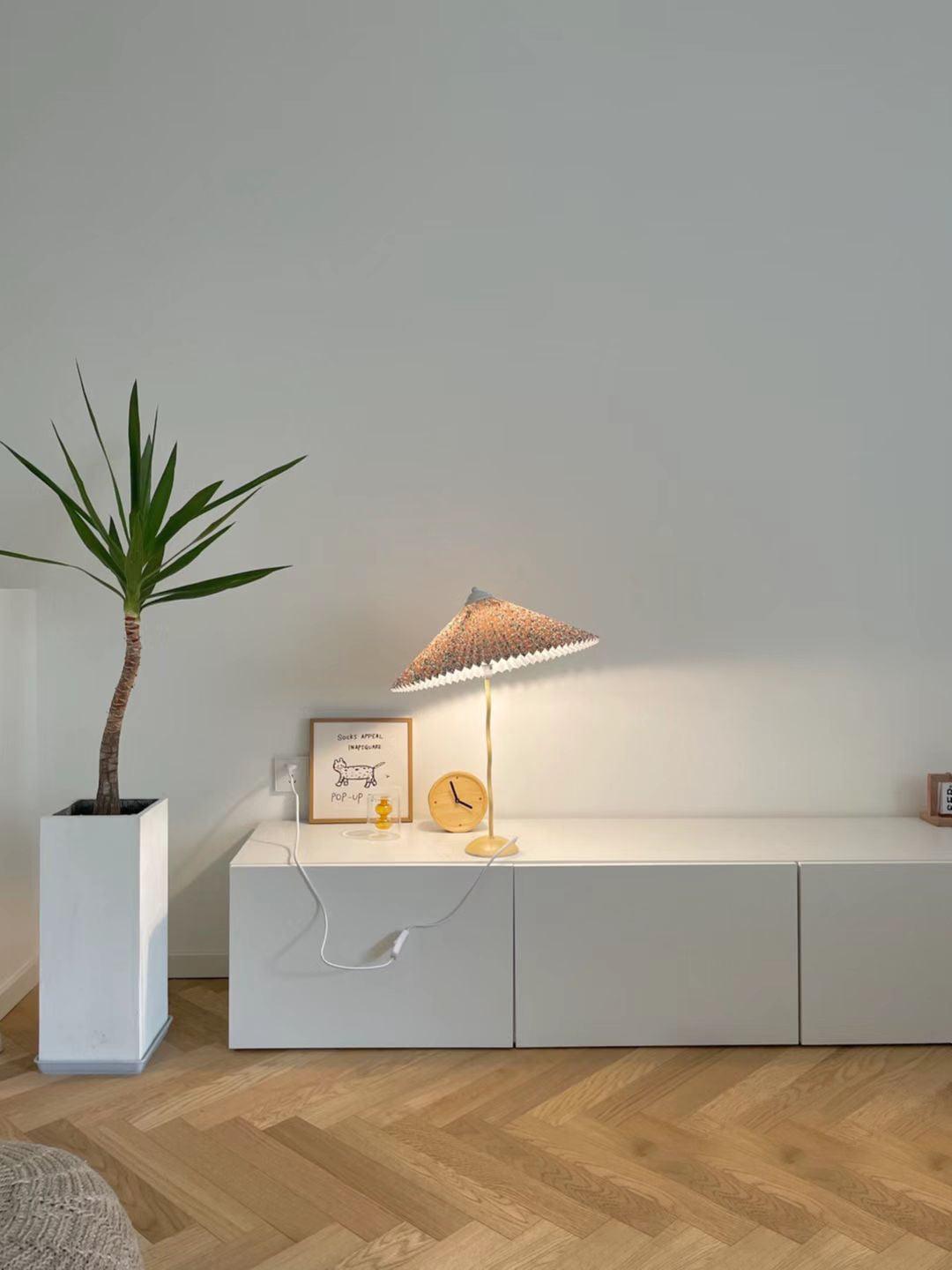Pleated Hat Table Lamp - Cueteks