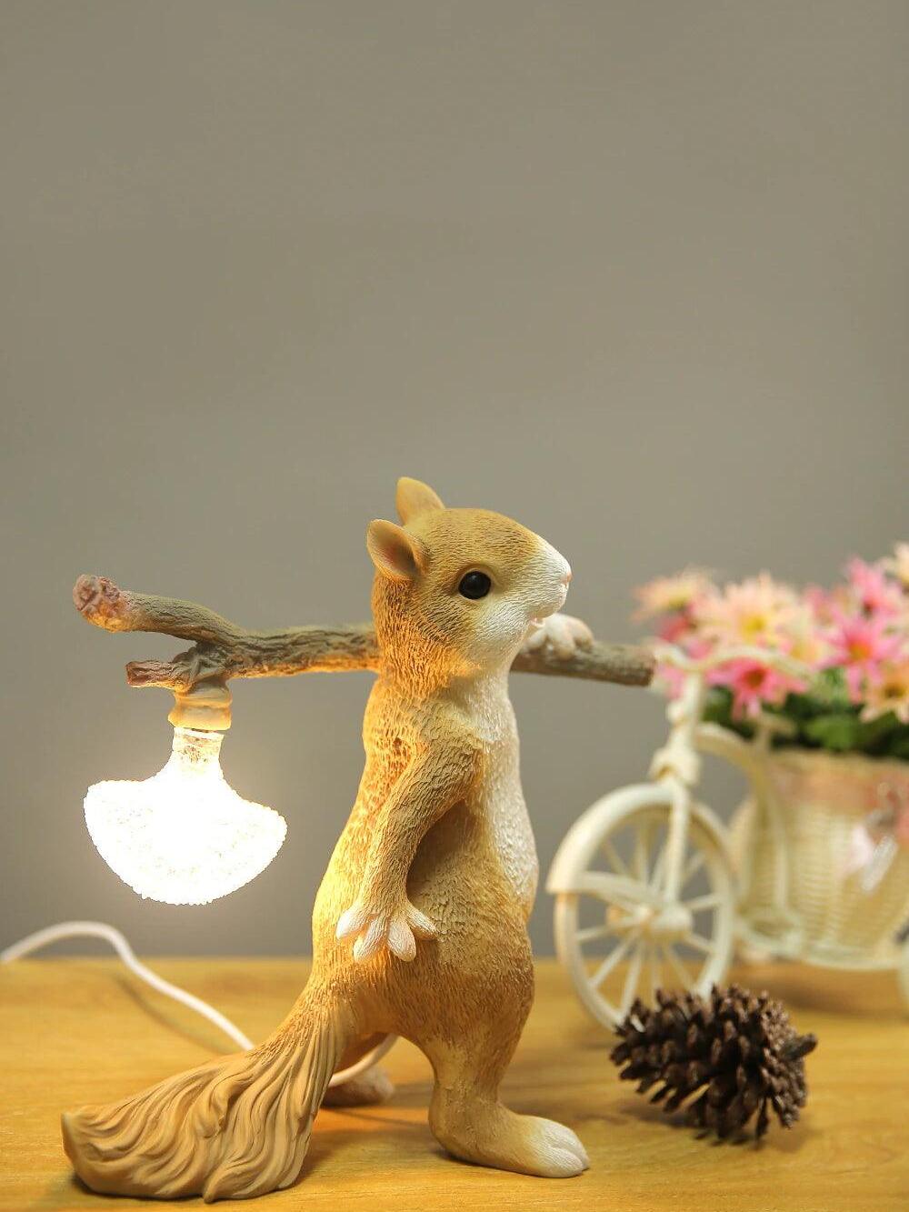 Squirrel Table Lamp - Cueteks