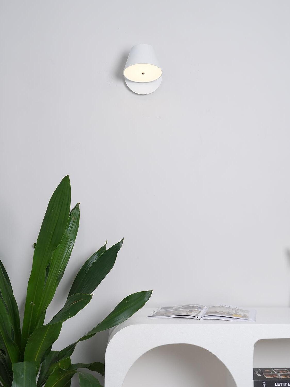 Modern Aluminum Methacrylate Tam Tam Wall Lamp - Cueteks