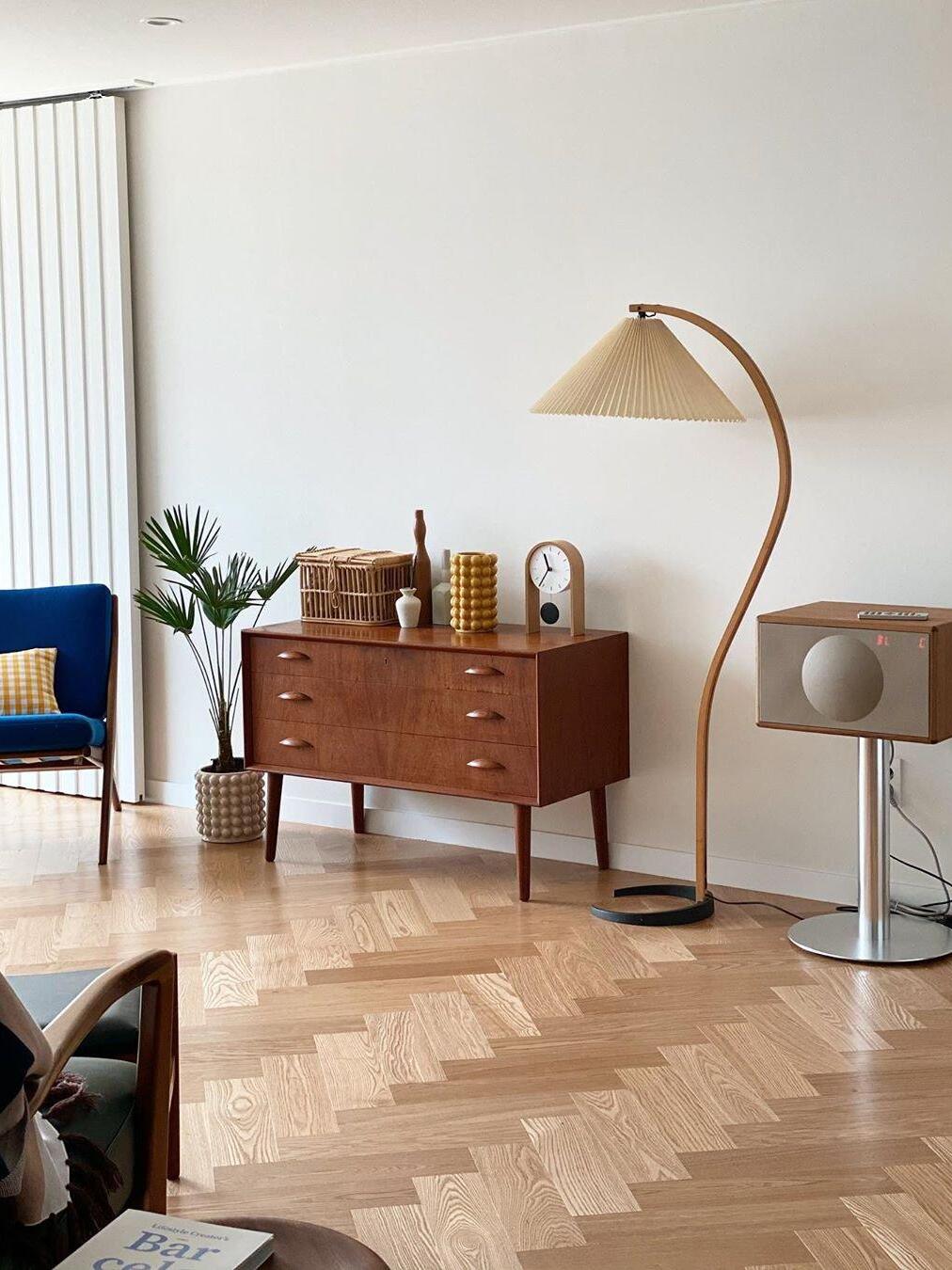 Caprani Floor Lamp - Cueteks