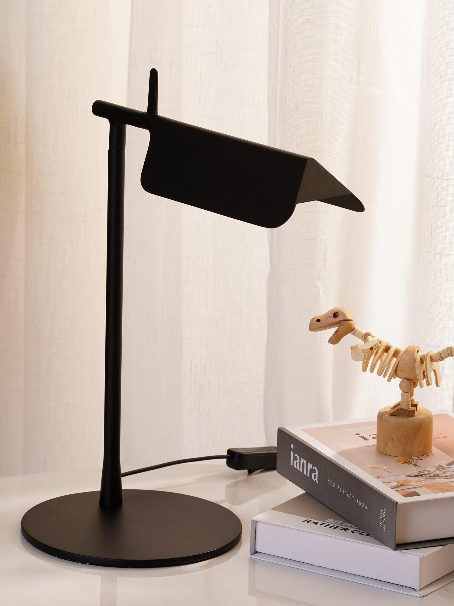 Modern Metal Tab Table Lamp For Studies - Cueteks