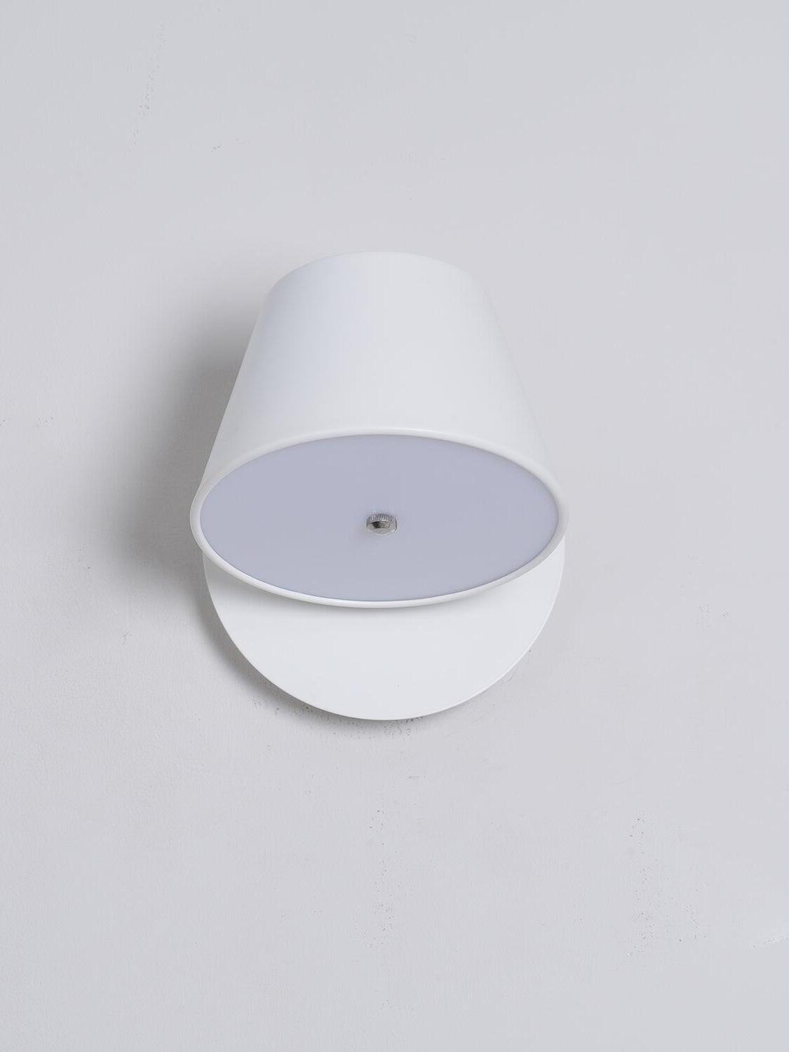 Modern Aluminum Methacrylate Tam Tam Wall Lamp - Cueteks