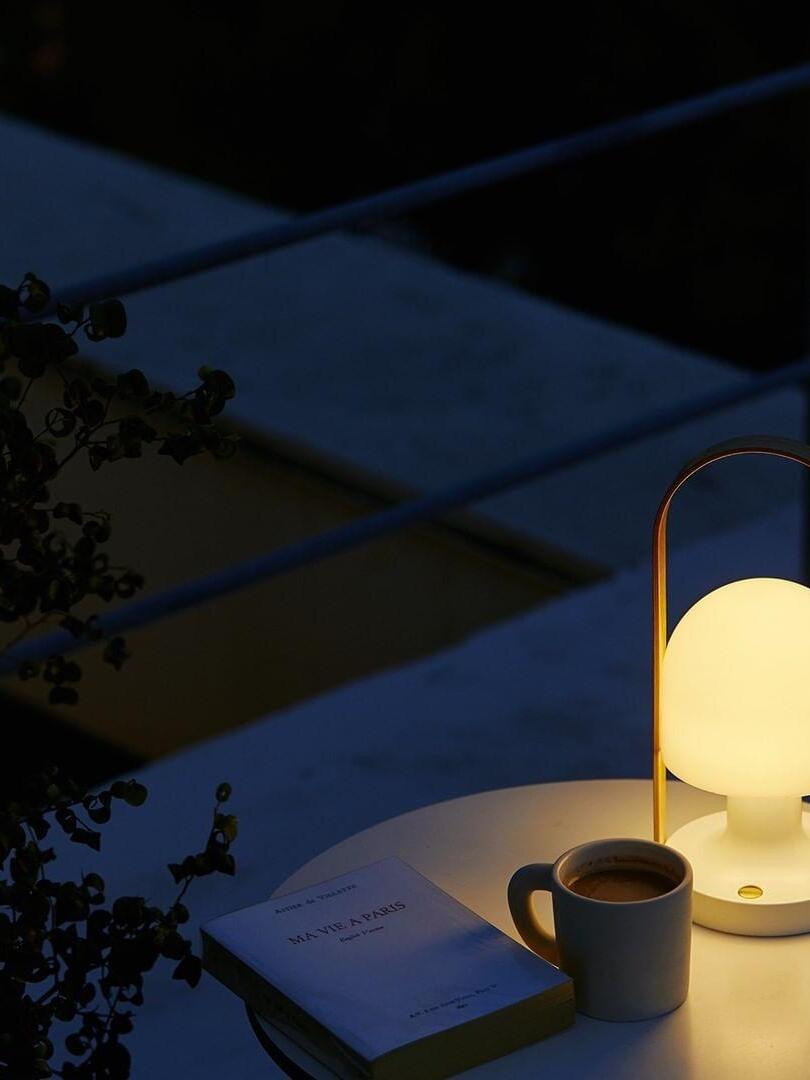 FollowMe Table Lamp - Cueteks