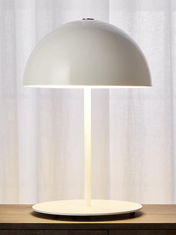 Modern Metal Acrylic Hanna Table Lamp - Cueteks