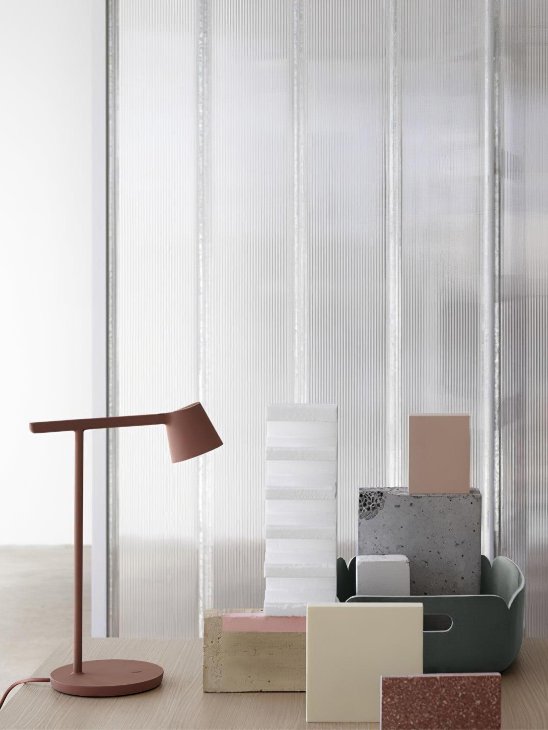 Tip Table Lamp - Cueteks