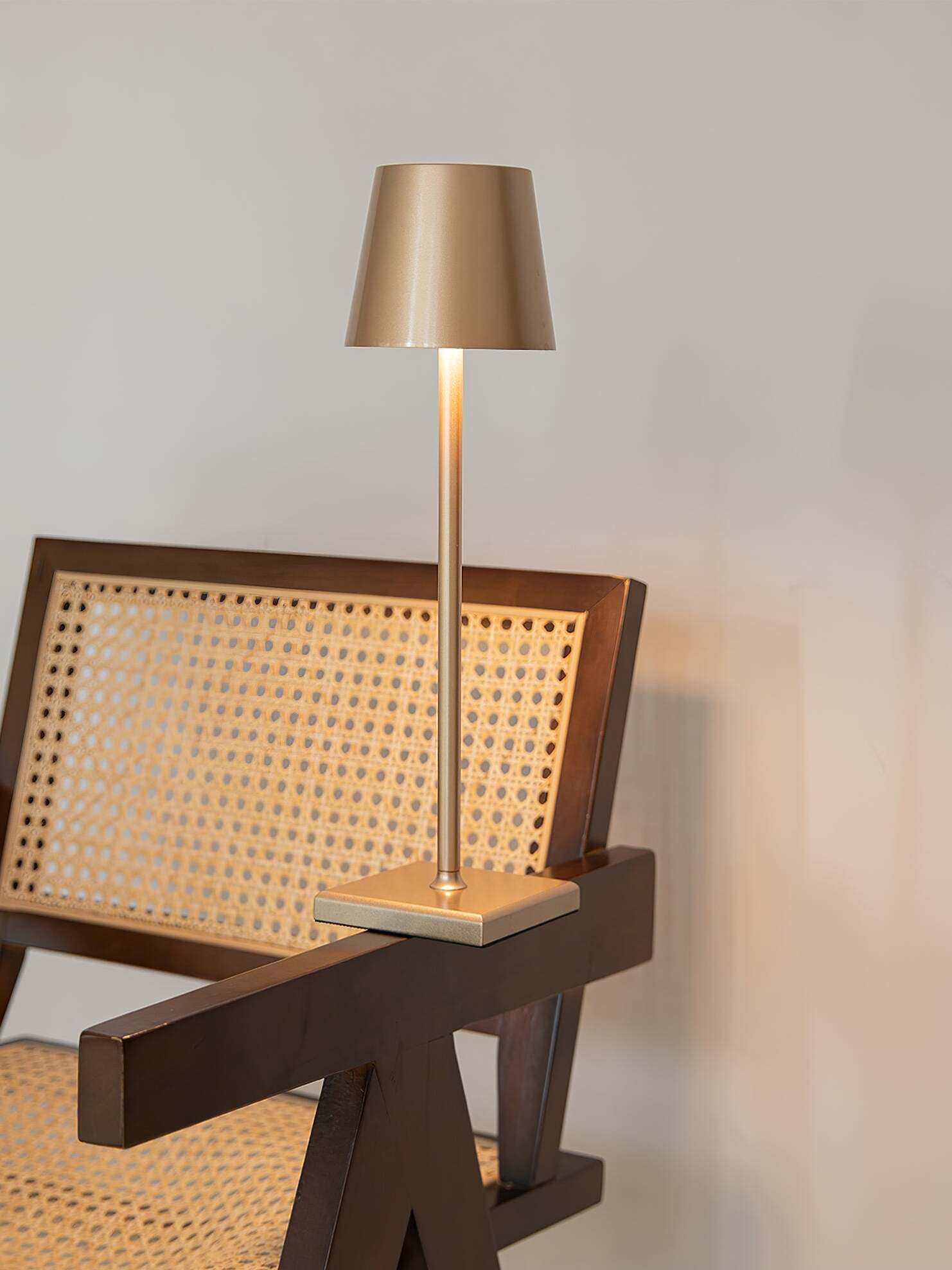 Macaroon Pro Rechargeble Table Lamp - Cueteks