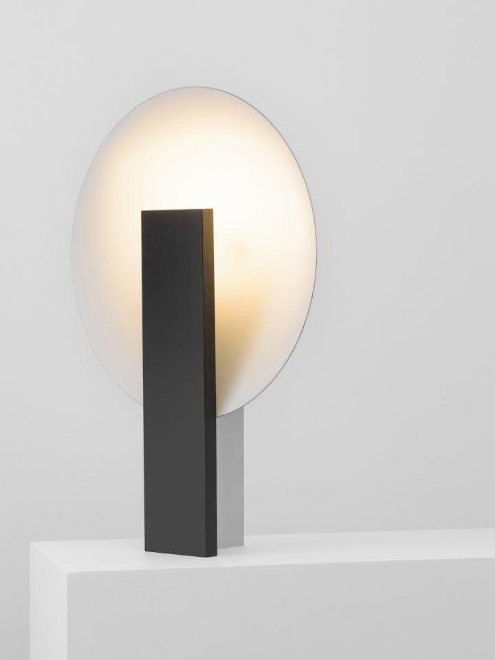 Futuristic Orbe Geometric Metal Table Lamp - Cueteks