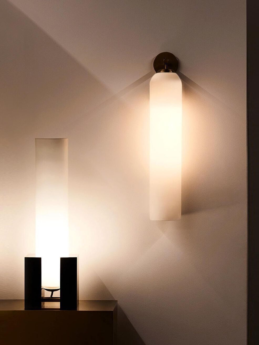 Art Glass Sconce - Cueteks