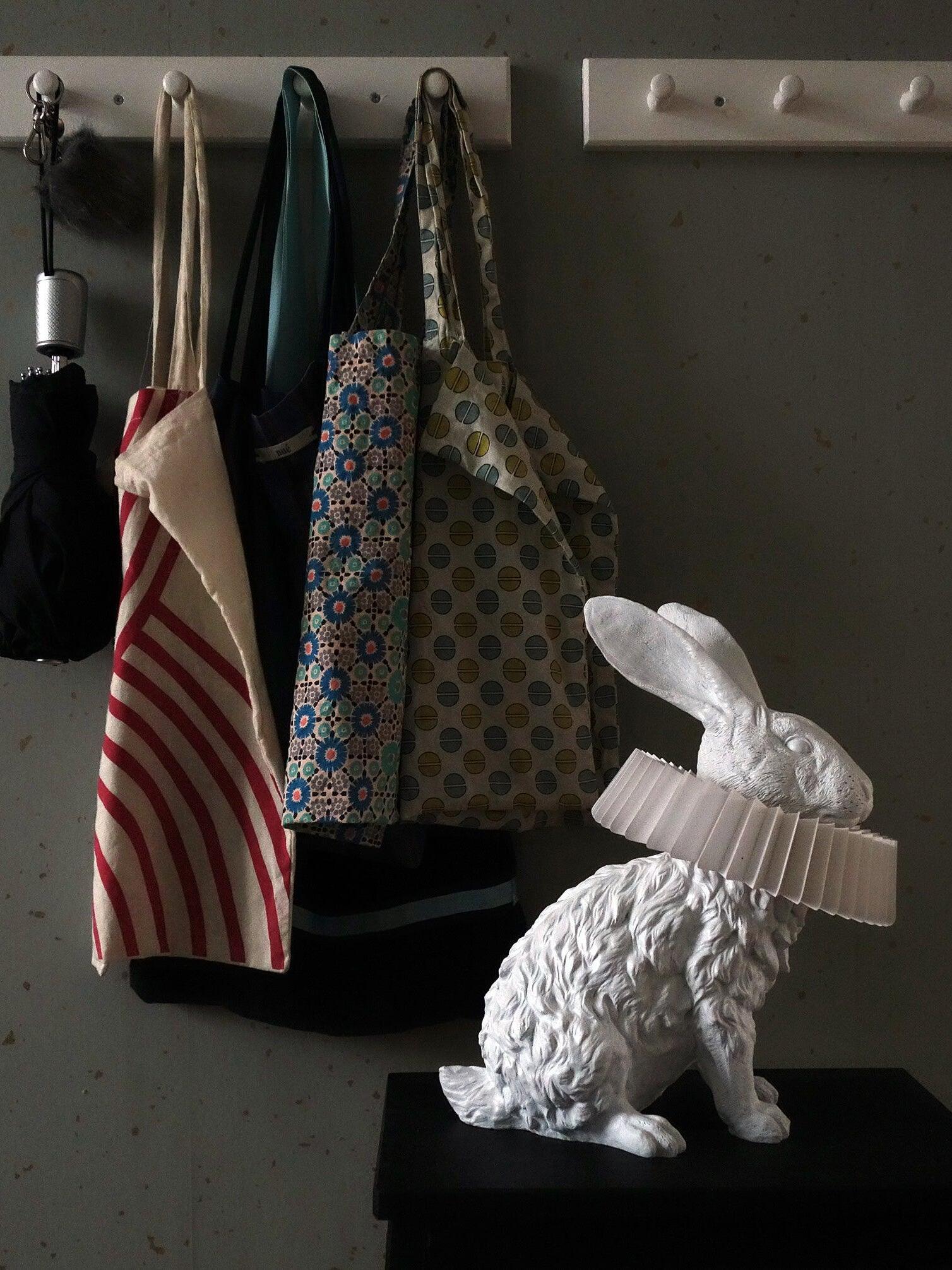 White Resin Rabbit Decorative Table Lamp - Cueteks