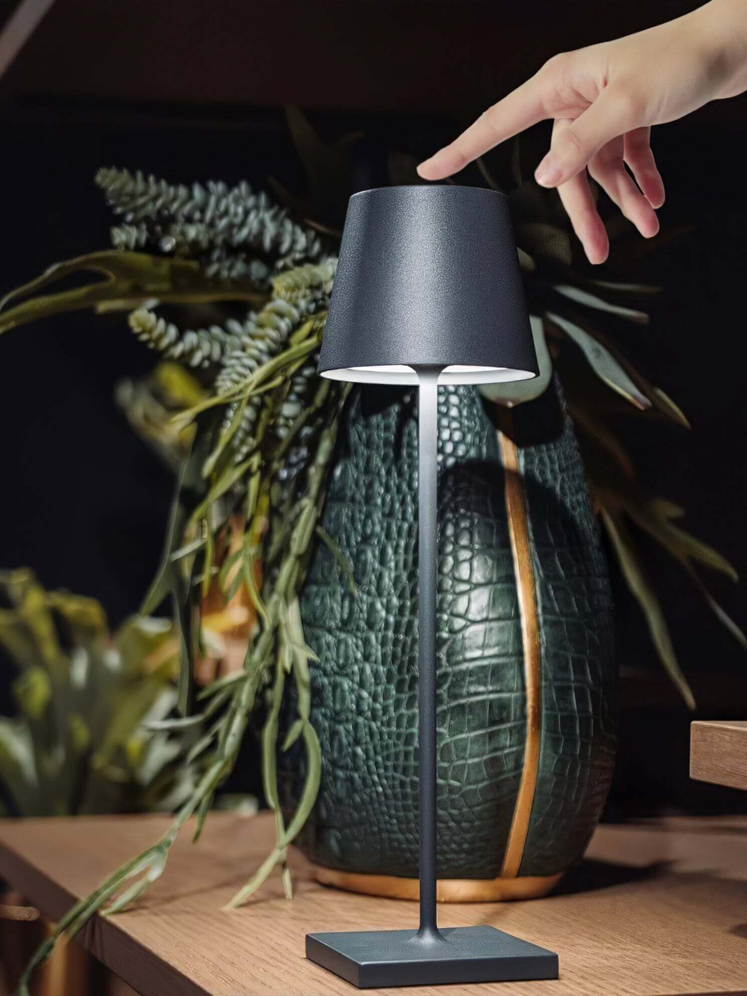 Macaroon Pro Rechargeble Table Lamp - Cueteks