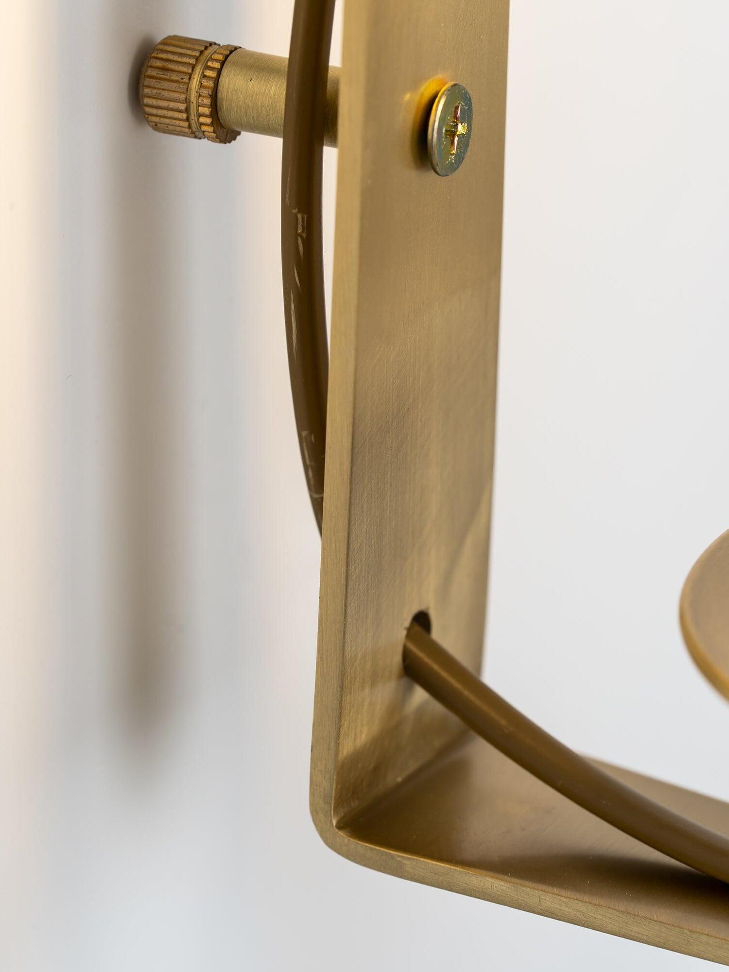 Retro Brass Fontanelle Glass Wall Lamp For Bedroom - Cueteks