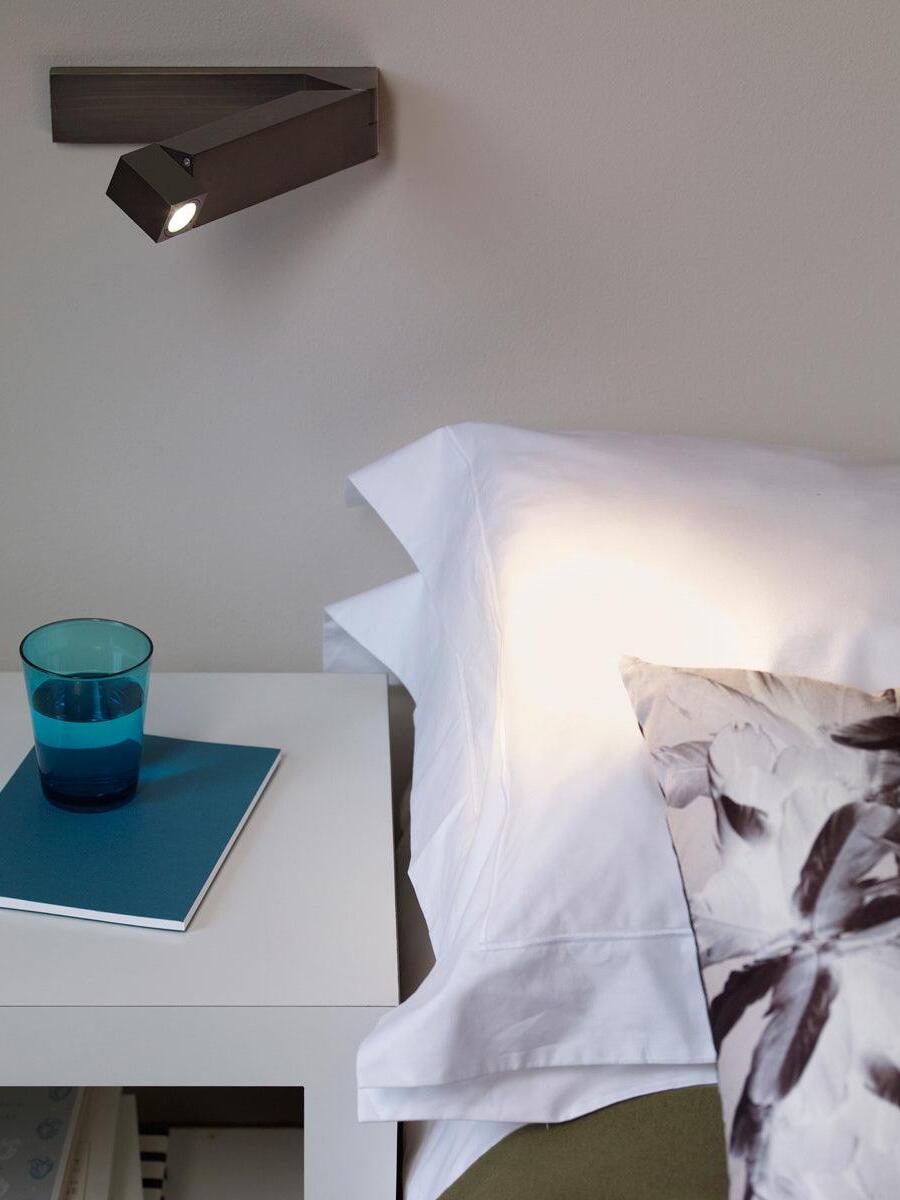 Tosca LED Bedside Light - Cueteks