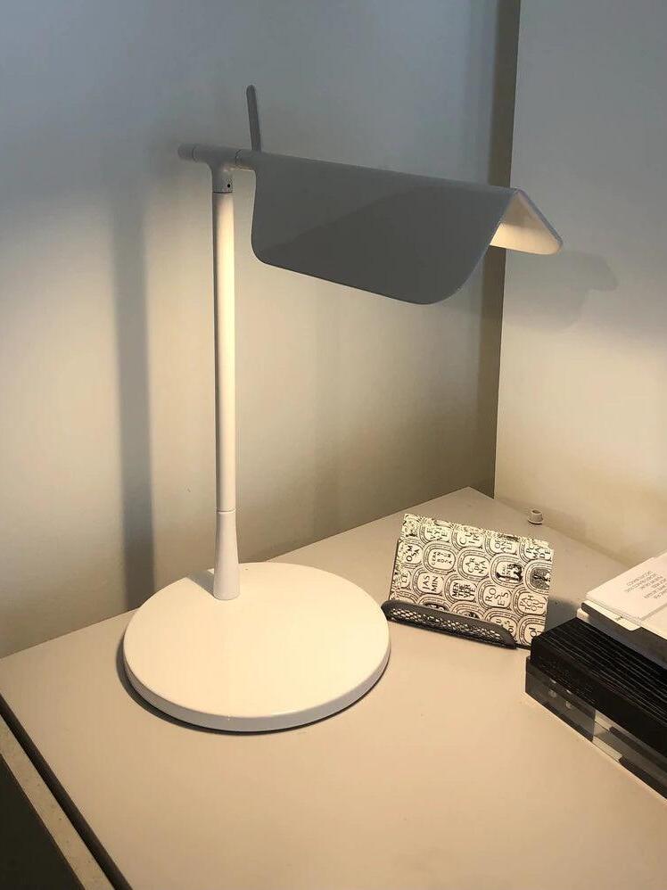 Modern Metal Tab Table Lamp For Studies - Cueteks