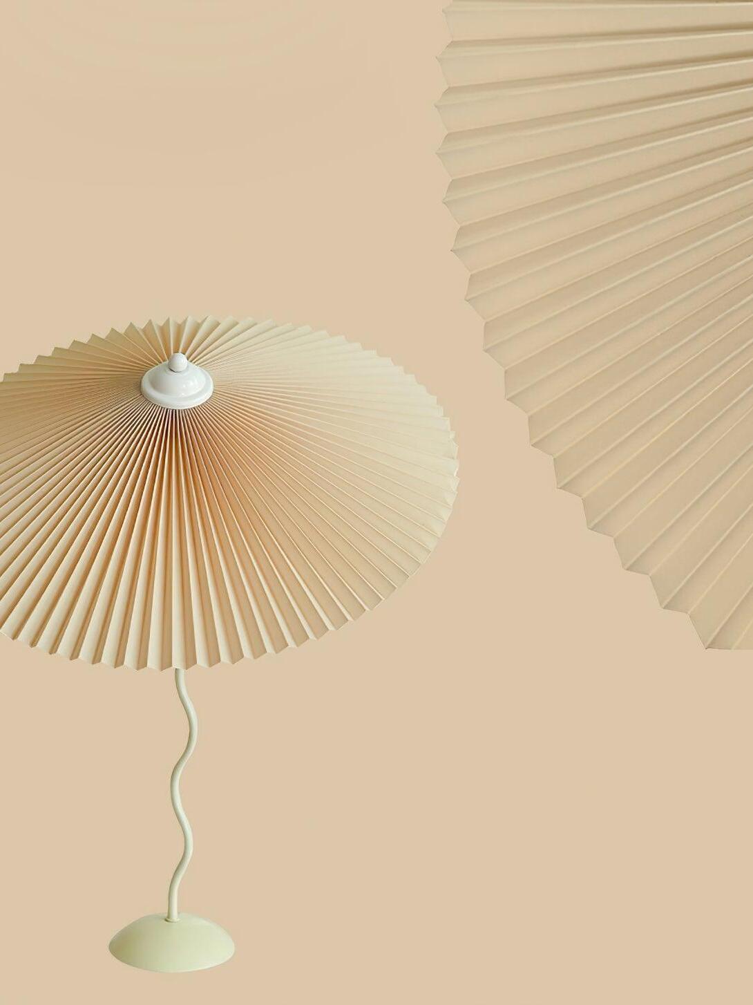 Pleated Hat Table Lamp - Cueteks