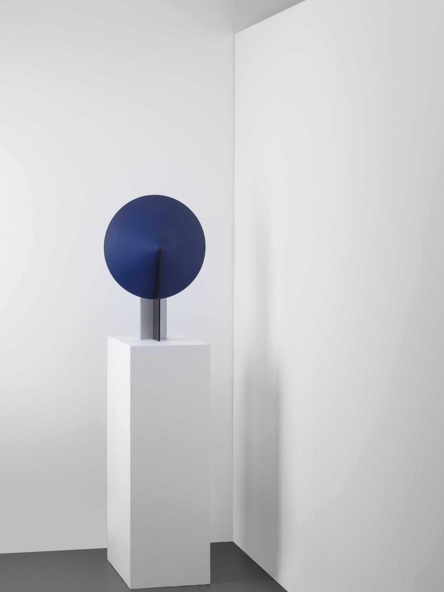 Futuristic Orbe Geometric Metal Table Lamp - Cueteks