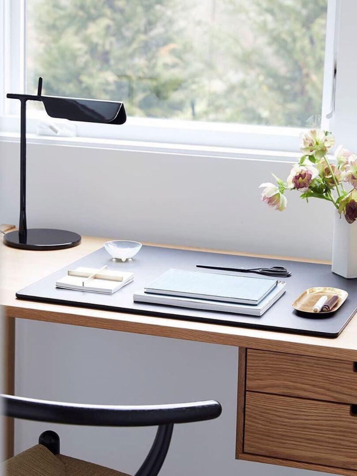 Modern Metal Tab Table Lamp For Studies - Cueteks