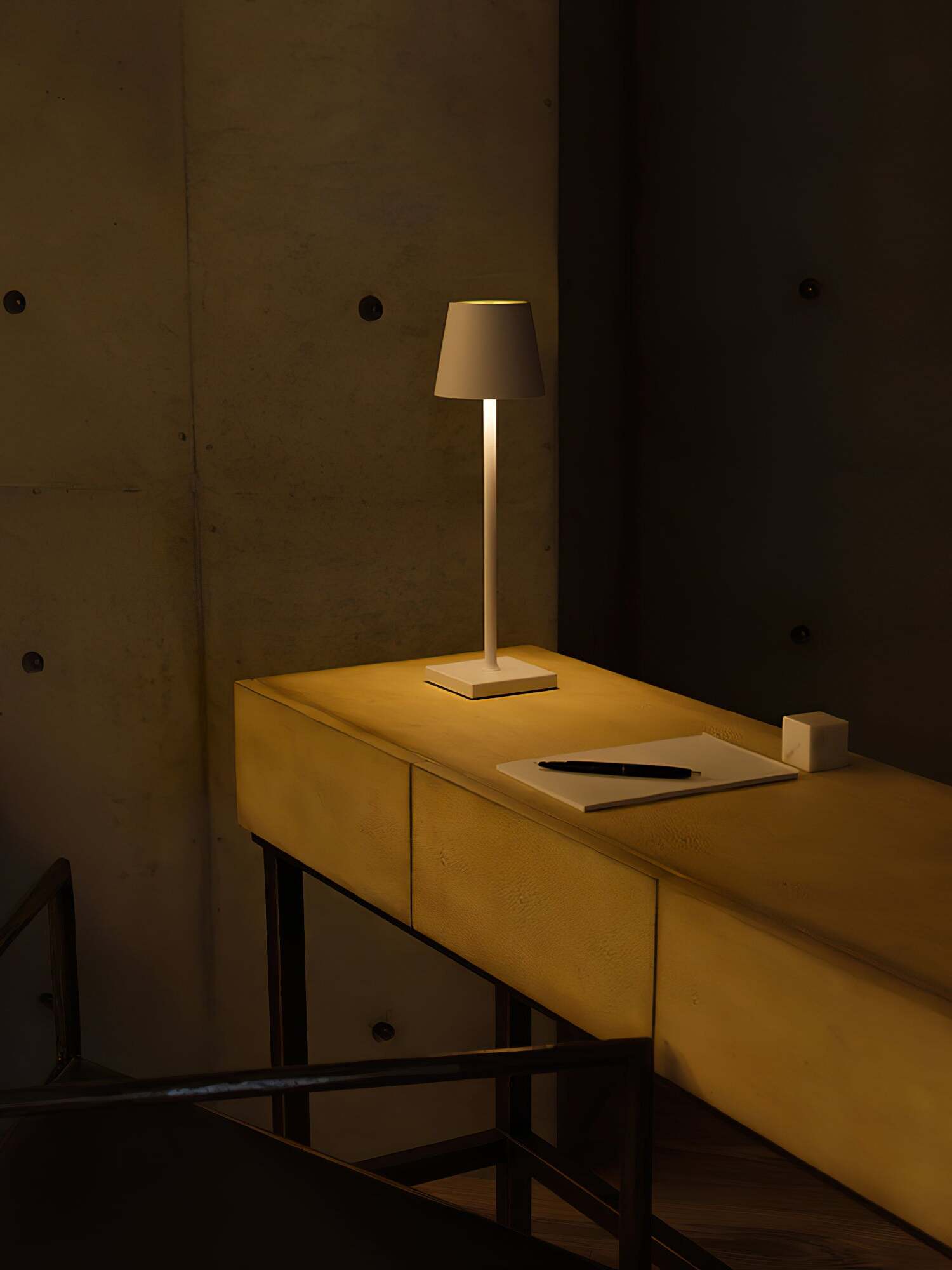 Macaroon Pro Rechargeble Table Lamp - Cueteks