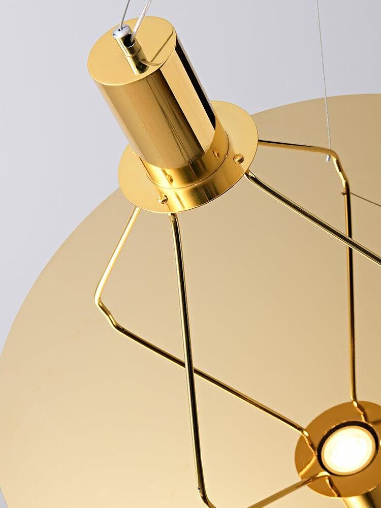 Close view of Gold module back and rods above the disc